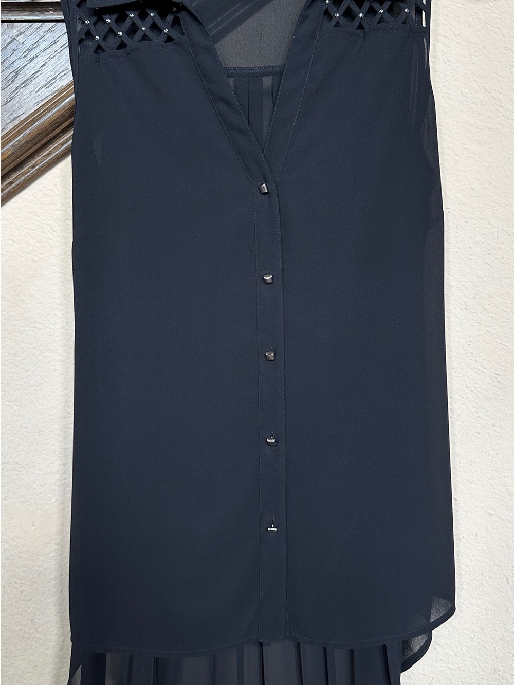 Cache Black Blouse Top Pleeted High Low Hem V-Neck Button Down Medium M Women’s